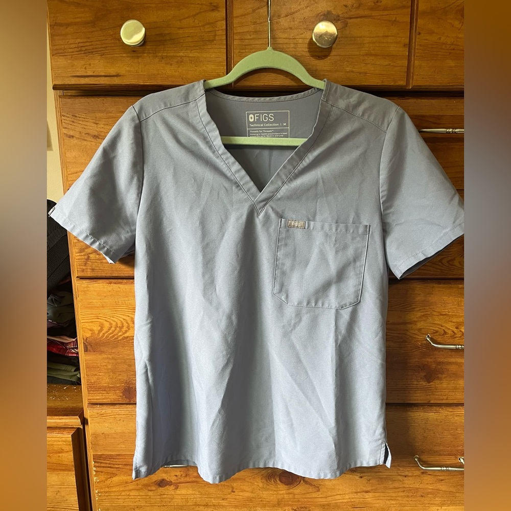 Figs Vapor Blue Space Dye Women’s Catarina One Pocket Scrub Top Size Medium